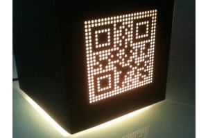 Kako zgraditi programabilno LED QR kodo?